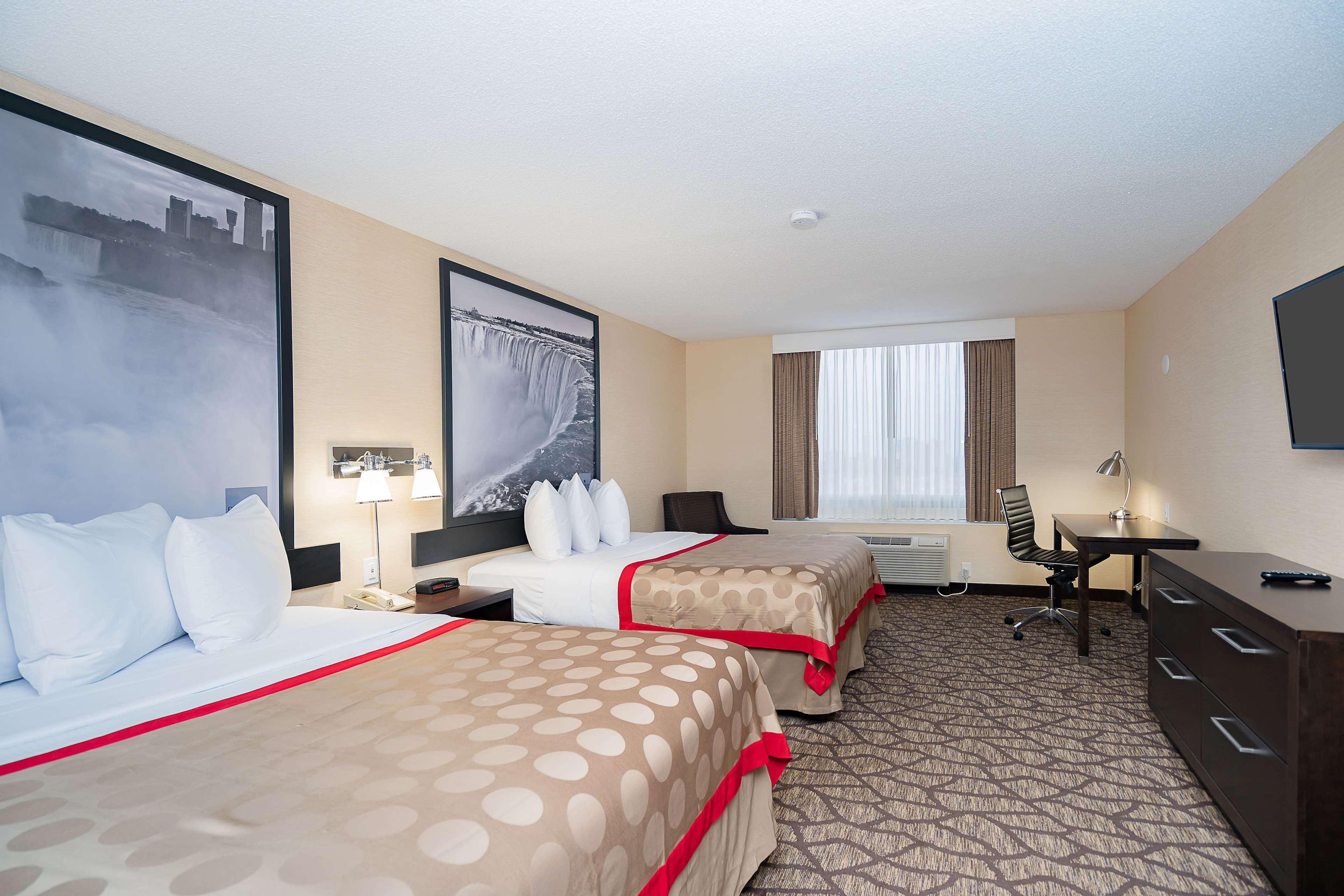 Ramada By Wyndham Niagara Falls Near The Falls Zewnętrze zdjęcie