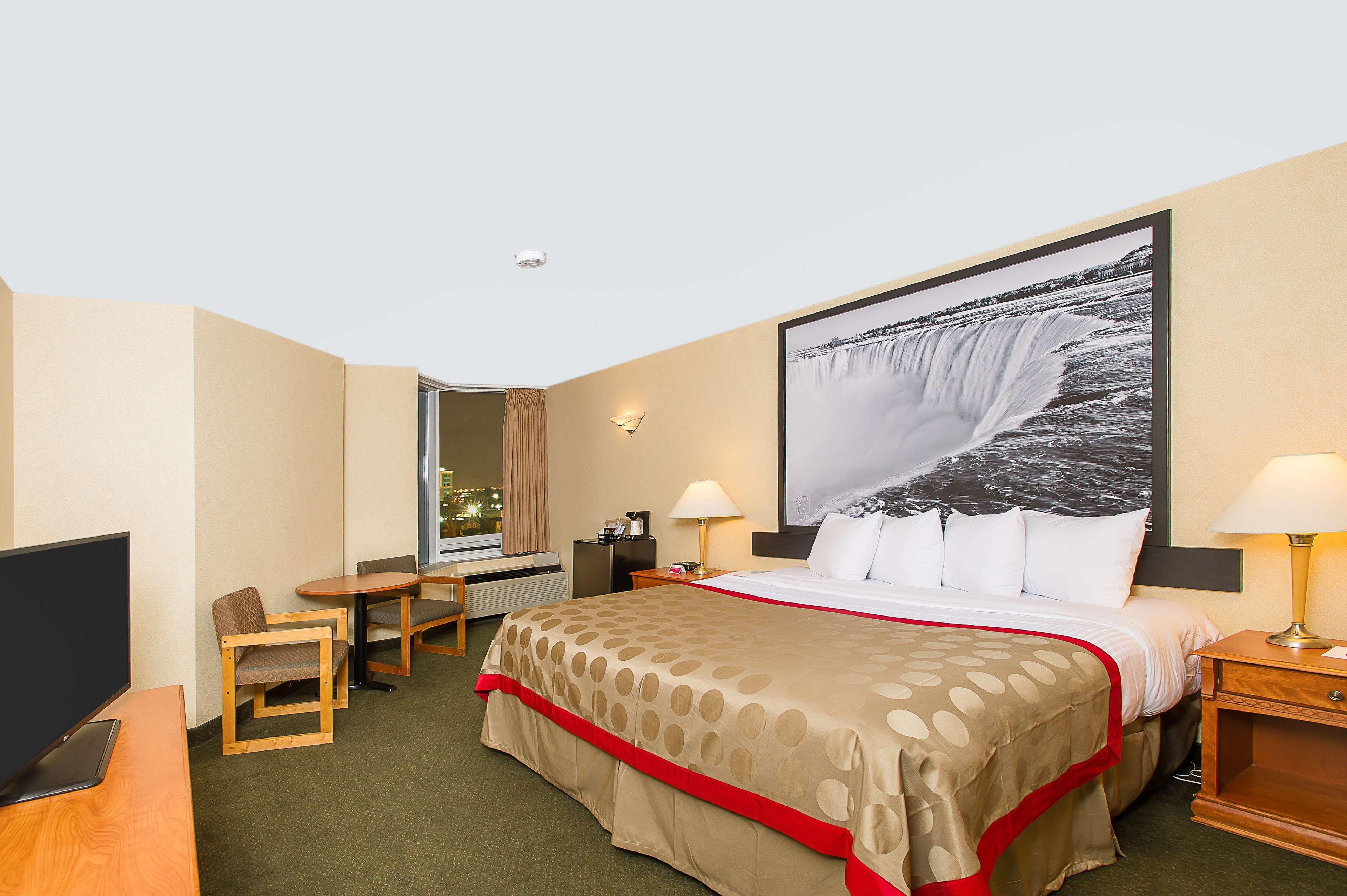 Ramada By Wyndham Niagara Falls Near The Falls Zewnętrze zdjęcie