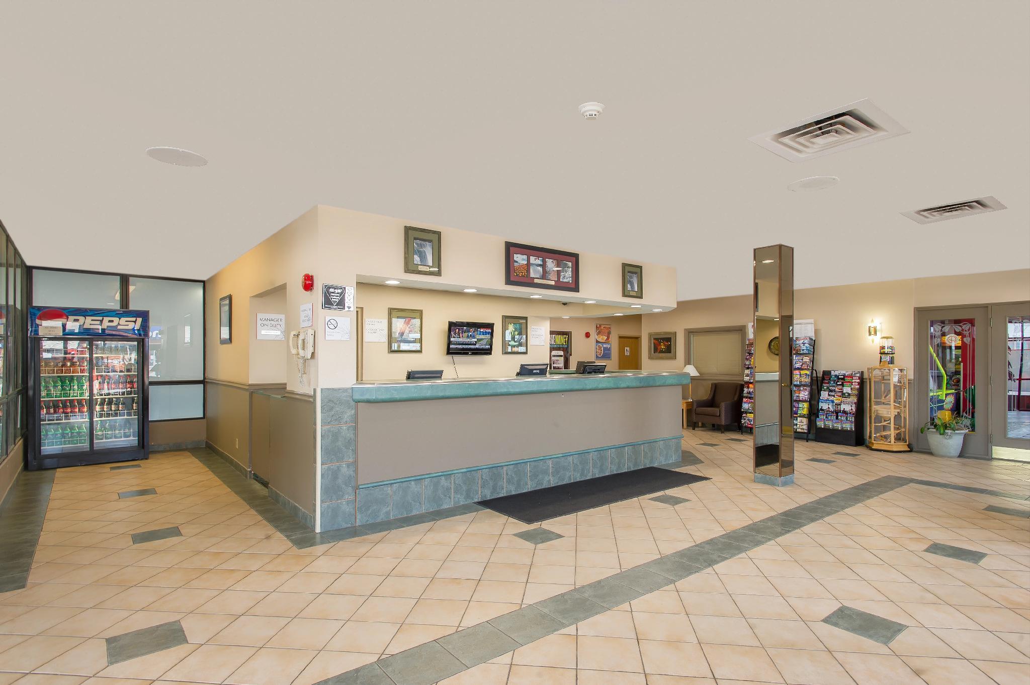 Ramada By Wyndham Niagara Falls Near The Falls Zewnętrze zdjęcie
