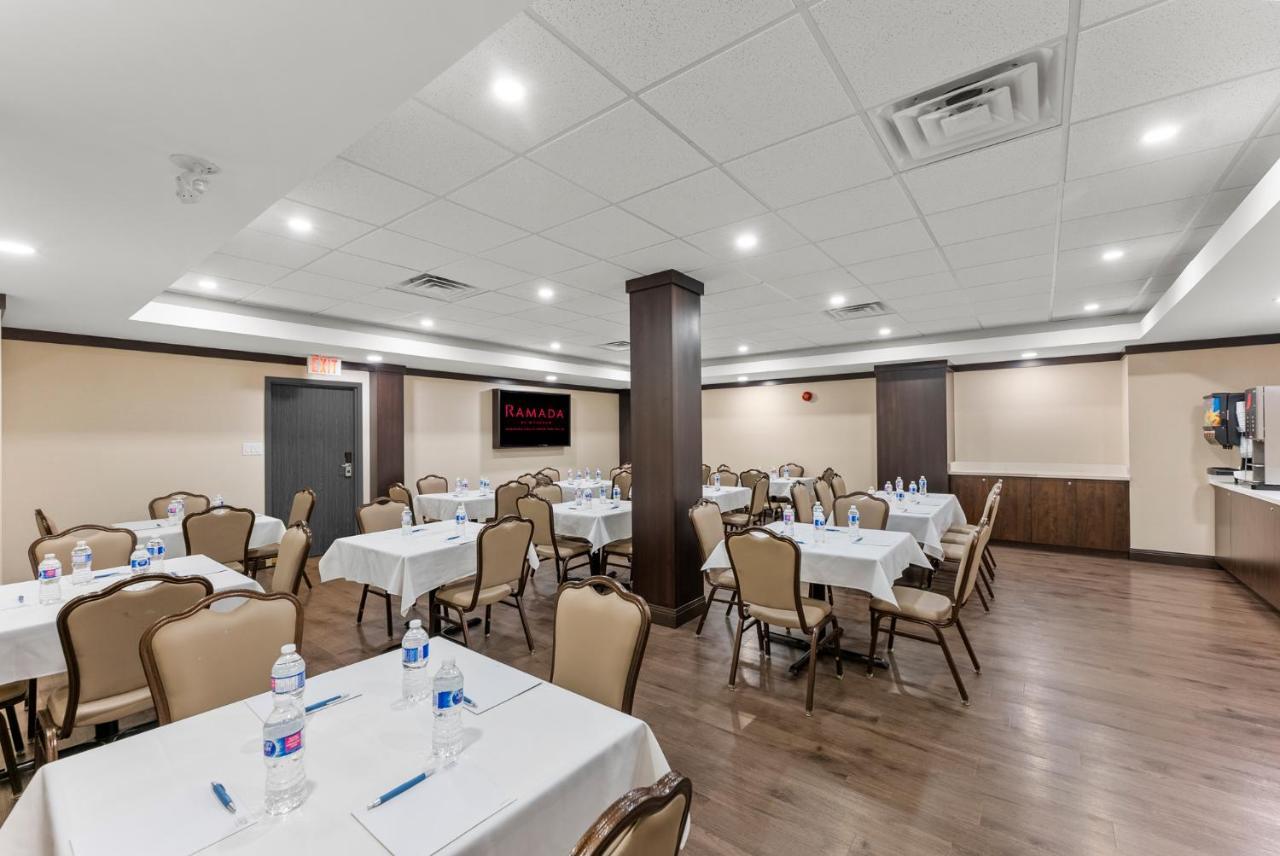 Ramada By Wyndham Niagara Falls Near The Falls Zewnętrze zdjęcie