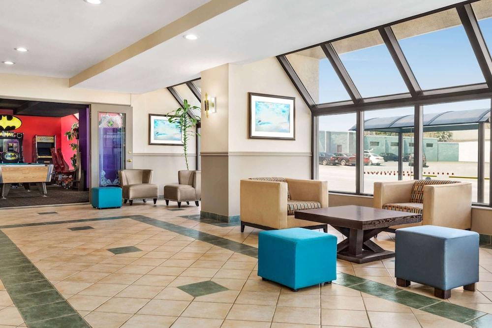 Ramada By Wyndham Niagara Falls Near The Falls Zewnętrze zdjęcie