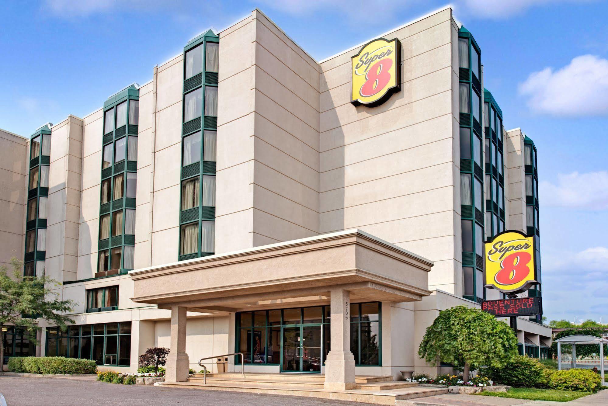 Ramada By Wyndham Niagara Falls Near The Falls Zewnętrze zdjęcie