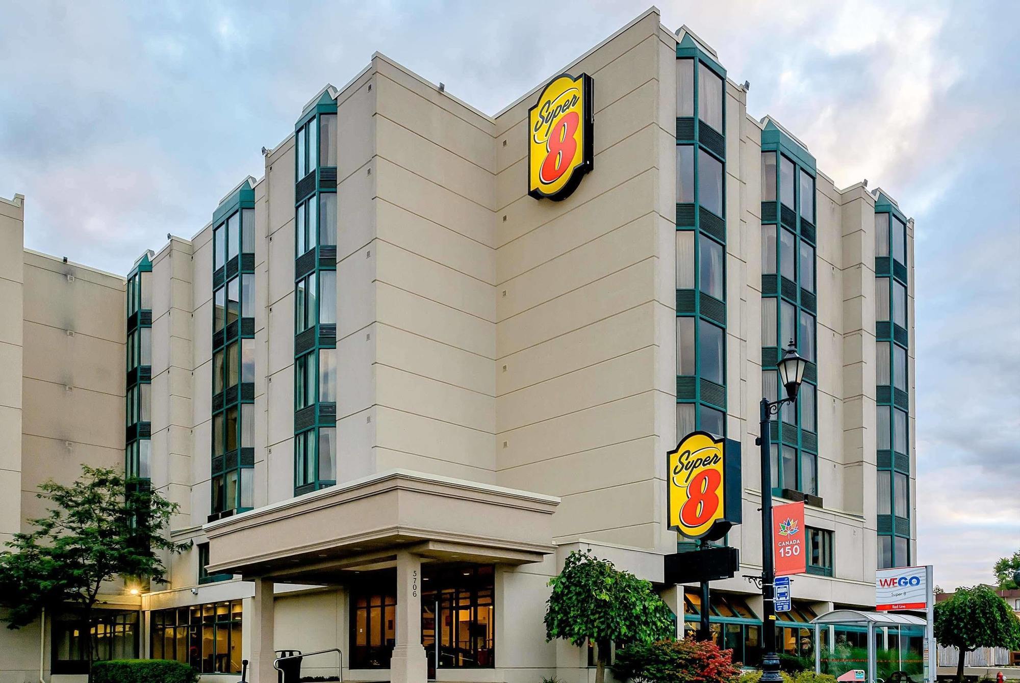 Ramada By Wyndham Niagara Falls Near The Falls Zewnętrze zdjęcie